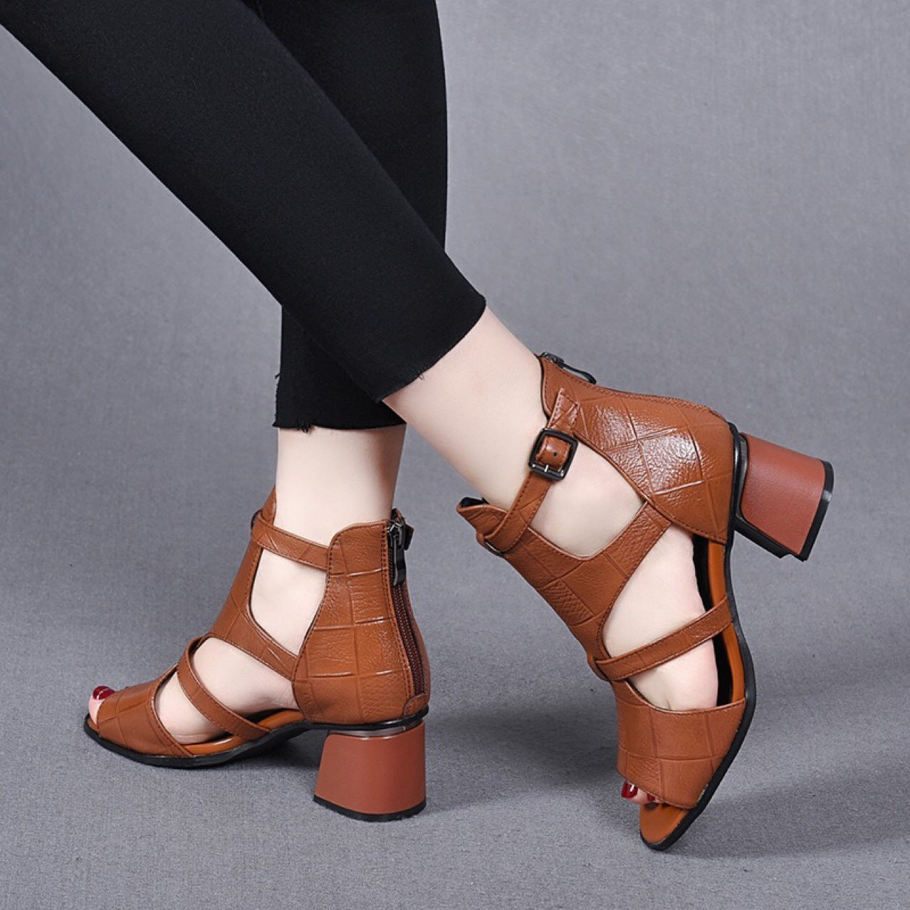 👡【35-40】Nowe miękkie, miękkie skórzane, rybne dno, rybie usta, wydrążone usta, gruby obcas rzymskie sandały